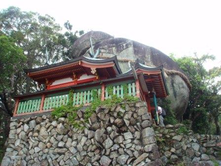 神倉神社ゴトビキ岩