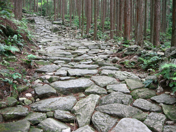 熊野古道伊勢路・馬越峠の石畳道
