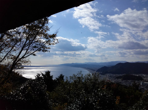 熊野古道伊勢路・松本峠展望台から眺める七里御浜