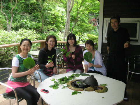 熊野古道で過ごすLOHASな一日、ガイドと参加者たちの集合写真