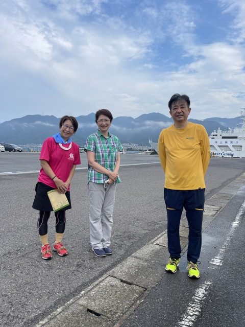 尾鷲港にて、熊野古道伊勢路・馬越峠エコツアー参加者と内山